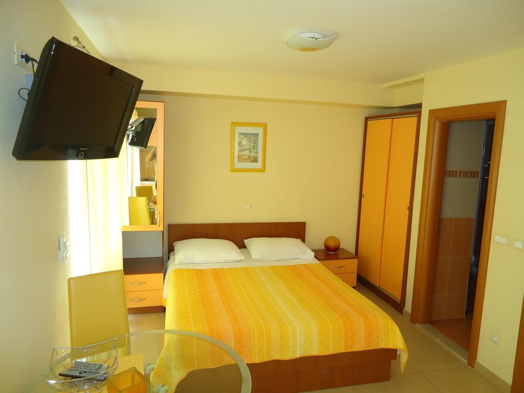 Villa Grgo Apartments Tučepi Cameră foto